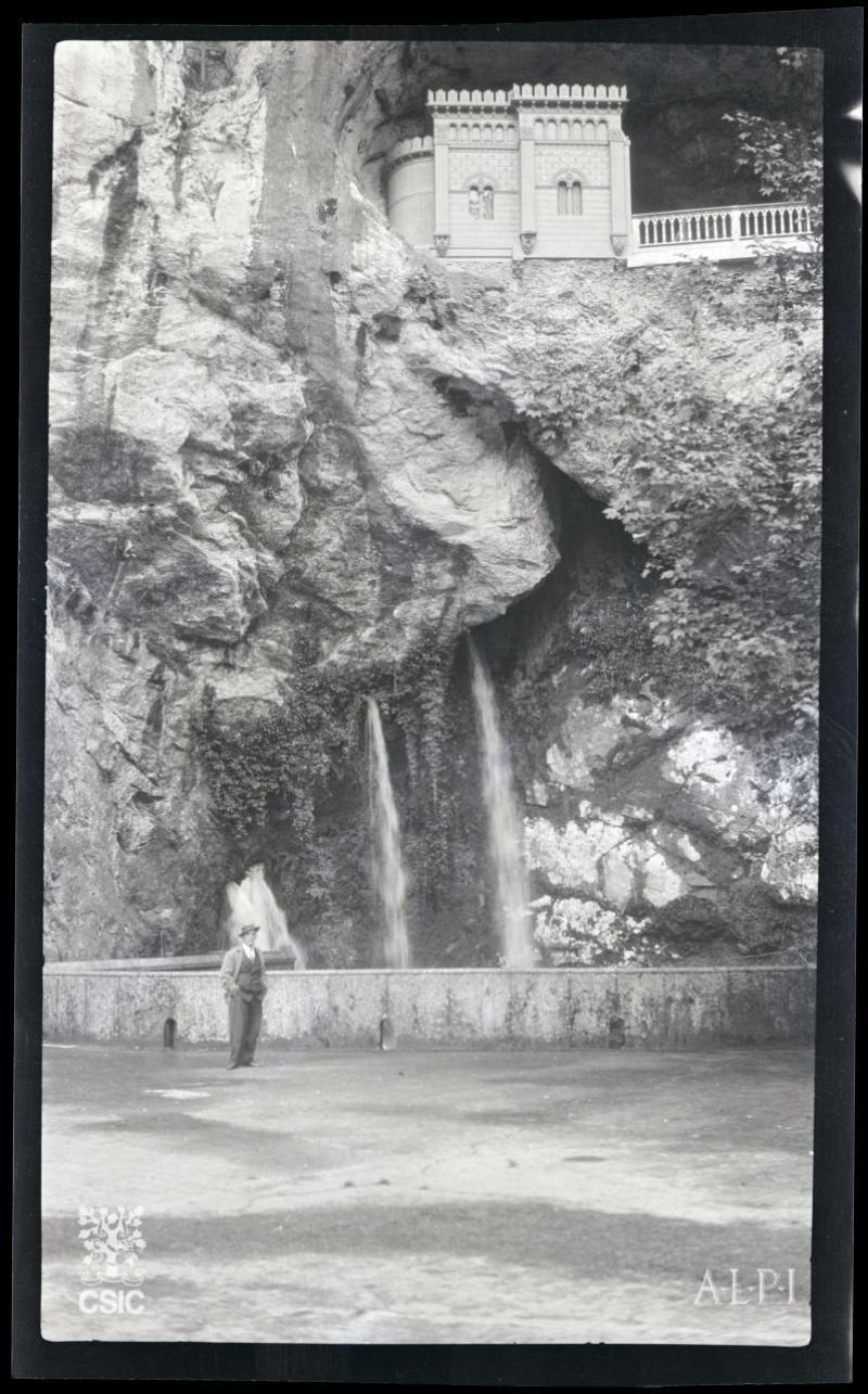 [Encuestador en el Mº de Piedra]